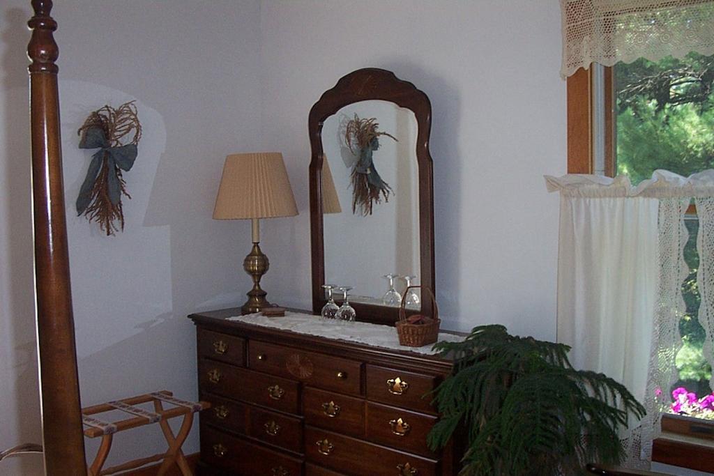 Chesapeake Inn Of Lenox Δωμάτιο φωτογραφία